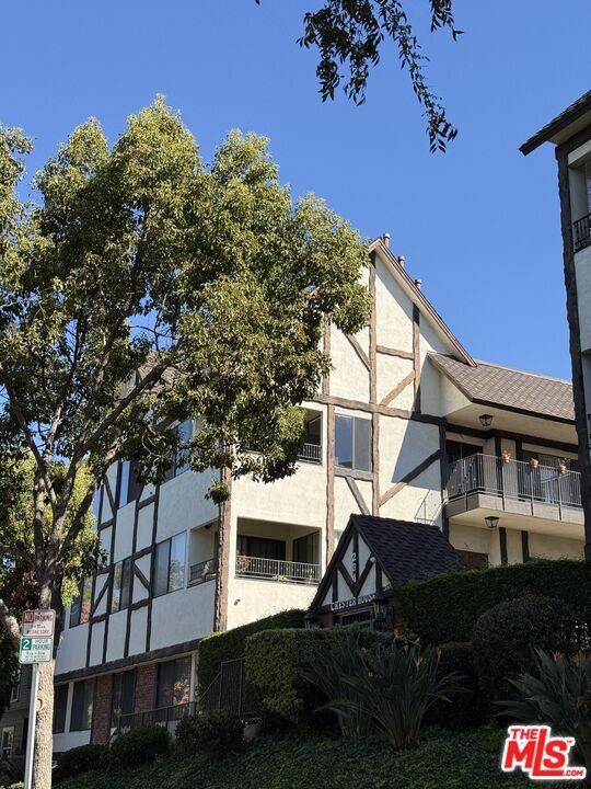 Building Photo - 234 N Kenwood St