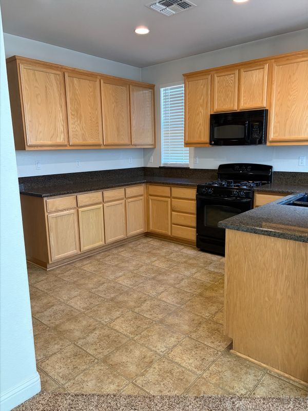 Building Photo - 2561 Cottage Pointe Dr