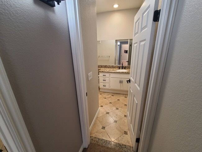 Building Photo - Great golf course views