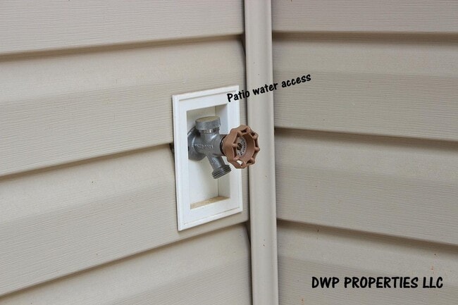 Building Photo - 4245 Youngstown Dr