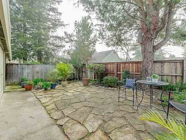 Building Photo - Gorgeous 3 Bedroom in Desired Park West Community