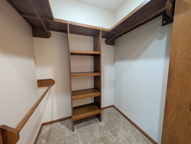 Building Photo - 700 Main St