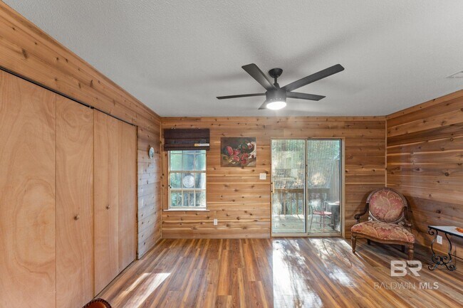 Building Photo - 600 Cheshire Ln