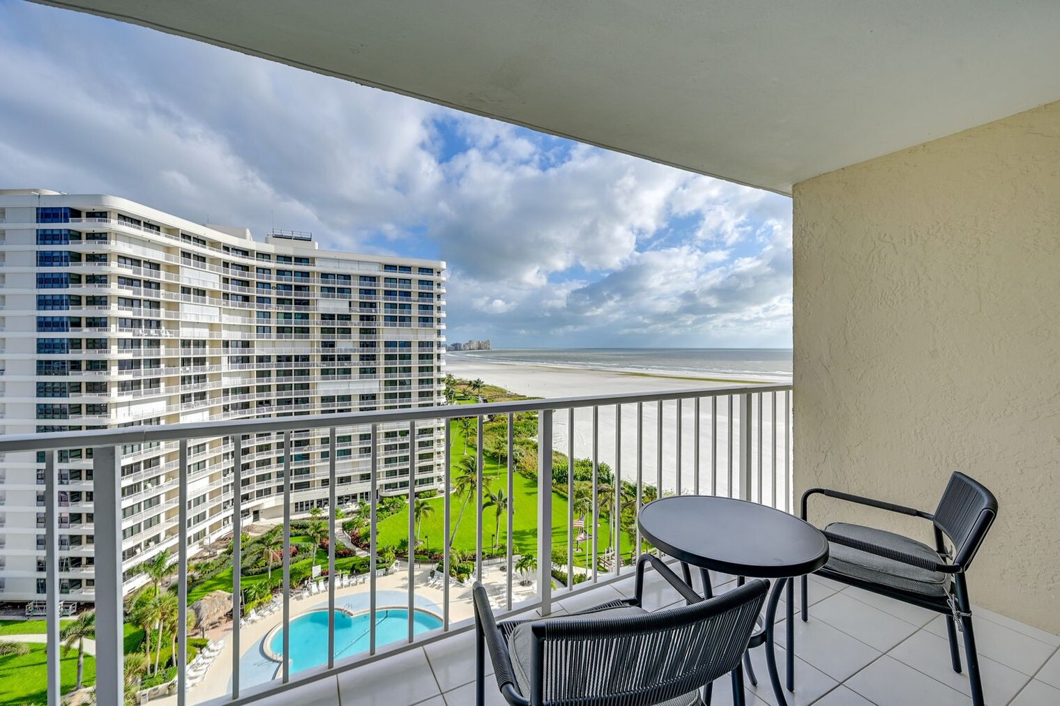Building Photo - 320 Seaview Ct