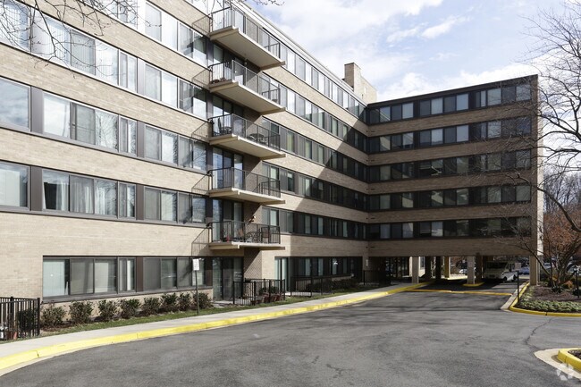 Building Photo - Madison Condominium