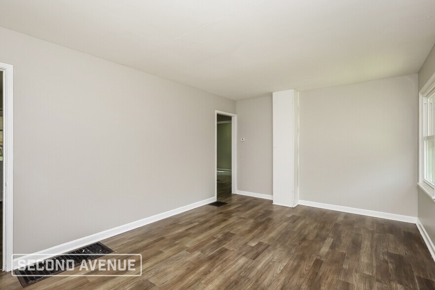 Building Photo - 536 E Epworth Ave