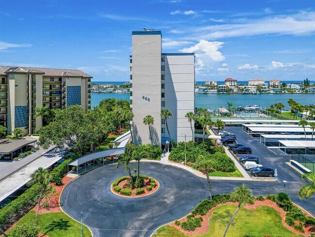 Building Photo - 660 Island Way