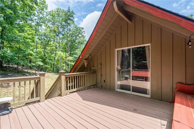 Building Photo - 771 Little Hendricks Mountain Rd