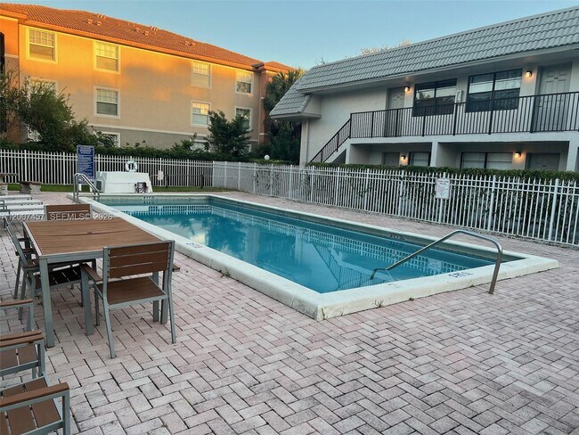 Building Photo - 3215 NW 102nd Terrace