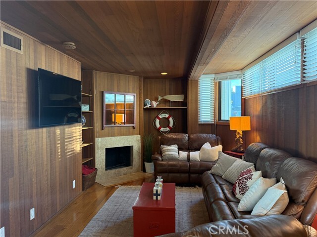 Building Photo - 72 Surfside Ave.