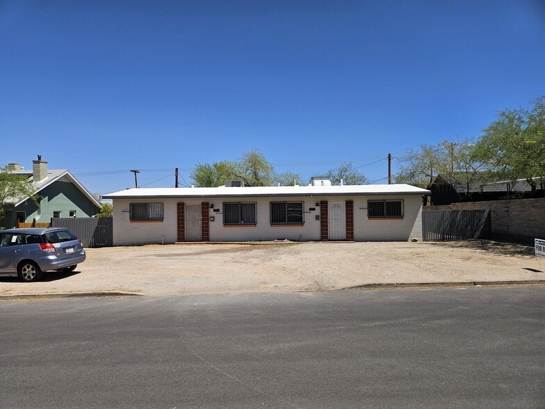 Primary Photo - 1133 E Lee St