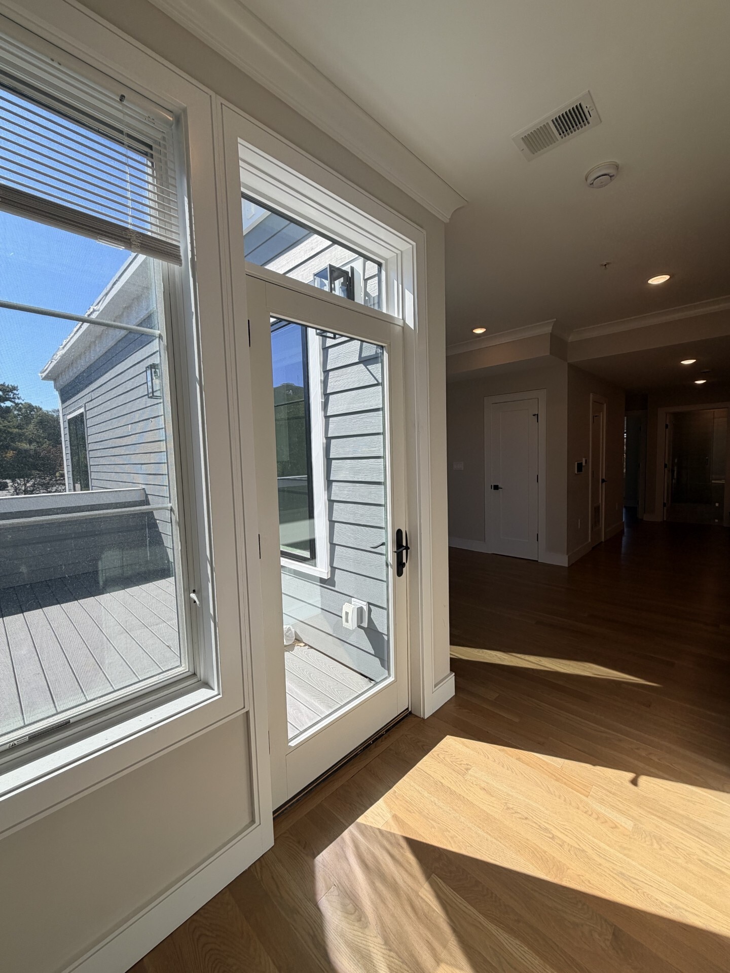 Building Photo - 104 Warren St