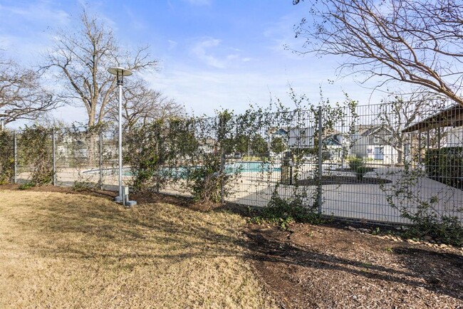 Building Photo - 1701 Jacey Way