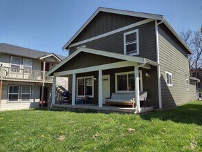 Building Photo - Five Bedroom House for Rent in Bellingham