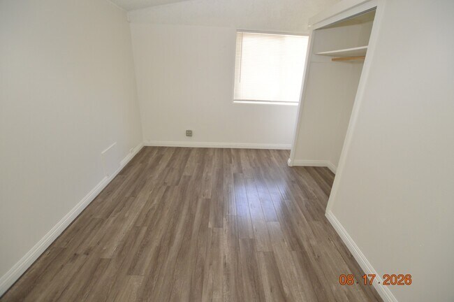 Building Photo - 5617 Evergreen Ave