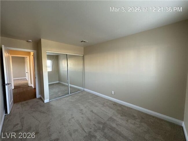 Building Photo - Adorable condo with great usage of space