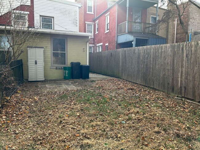 Building Photo - Cozy 2-Bedroom Home with Bonus Rooms in Lancaster - Private Backyard!