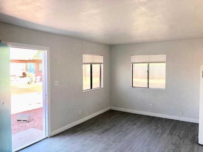 Building Photo - 6445 W. Maryland Avenue #7