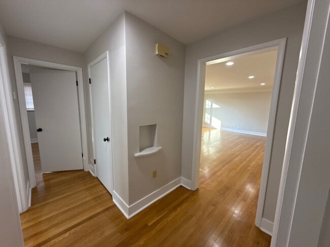 Building Photo - SFH Montgomery