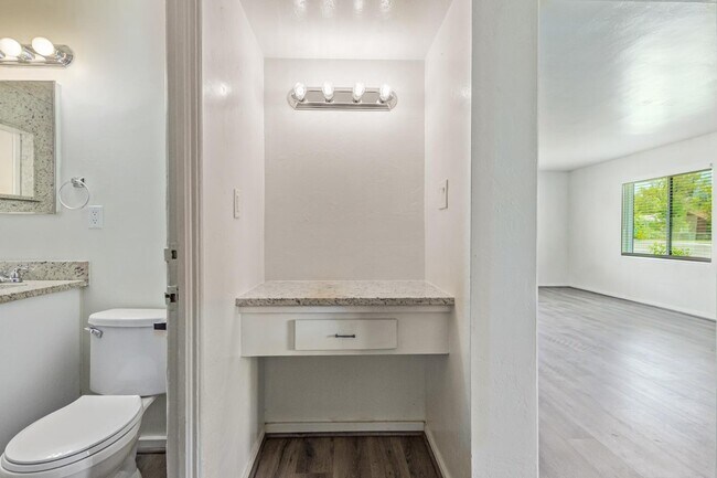 Building Photo - 4546 N 10th St