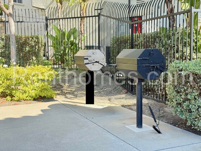 Building Photo - 5080 Tranquil Way