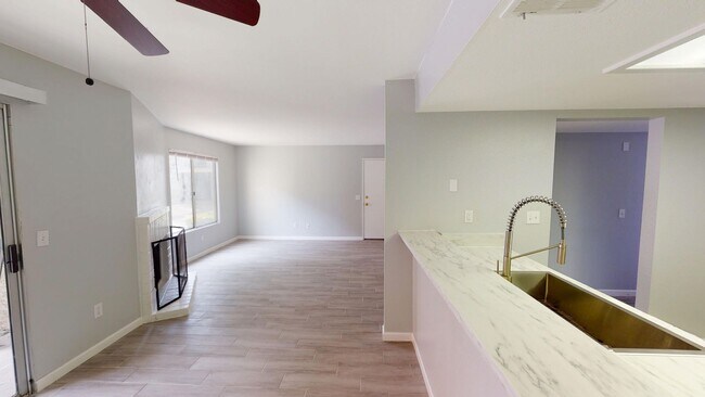 Building Photo - 1025 N Tippecanoe Ave