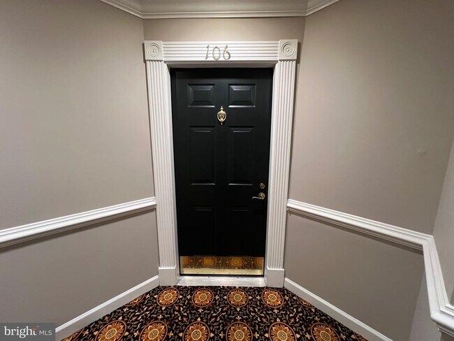 Building Photo - 1320 N Wayne St