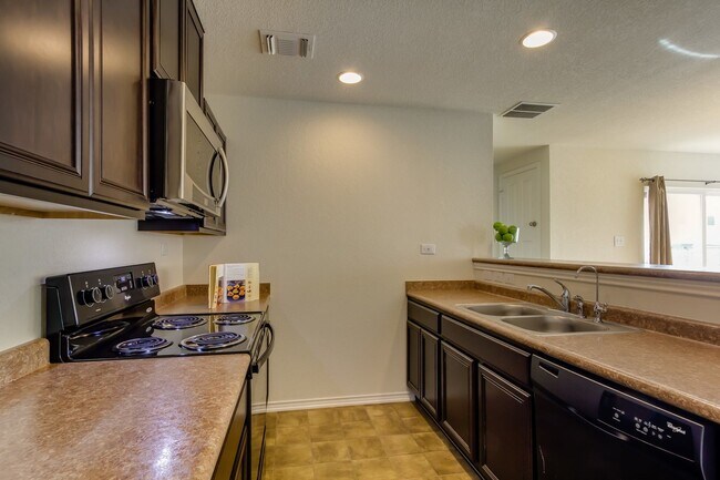 Building Photo - Beautiful 1 Story Home!