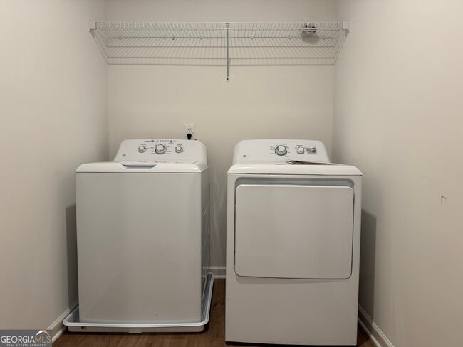 Building Photo - 102 Lavender Cir