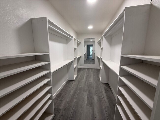 Building Photo - 1111 Caspian Ln