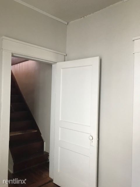 Building Photo - 2 br, 1 bath House - 617 East Moulton street