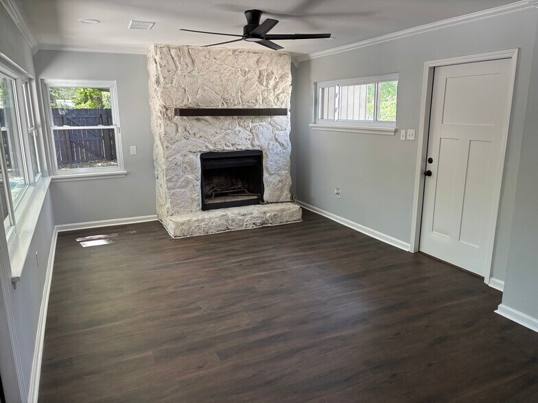 Building Photo - 2801 Circlewood Rd
