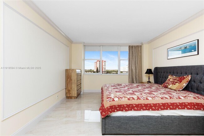 Building Photo - 3180 S Ocean Dr