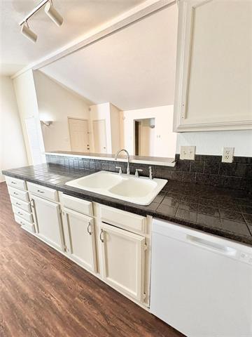 Building Photo - 658 Stonehenge Dr