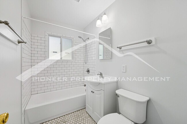 Building Photo - Charming Home with Central AC and Washer/D...