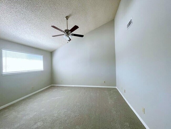 Building Photo - 9242 Westwood Village Dr