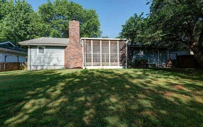 Building Photo - 3 Bed 2.5 Bath Springfield, MO