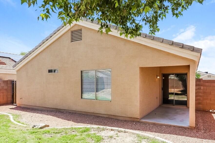 Building Photo - 12526 W Lisbon Ln