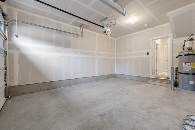 Building Photo - Spacious 3-Bedroom Townhome | 1,484 Sq Ft ...