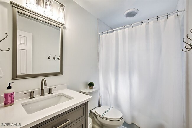 Building Photo - 4459 Flamingo Dr