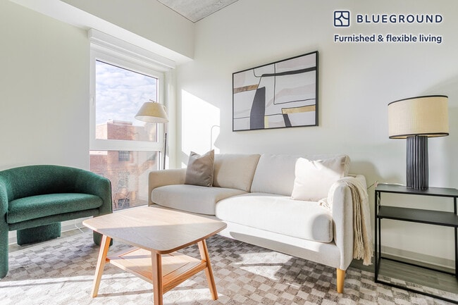 Building Photo - 343 W Schiller St