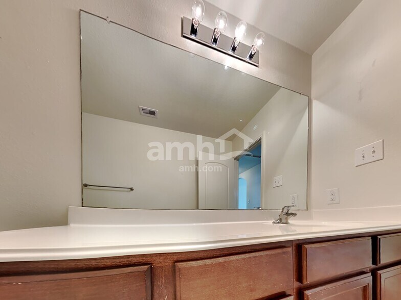 Building Photo - 21115 Baltic Rain Dr