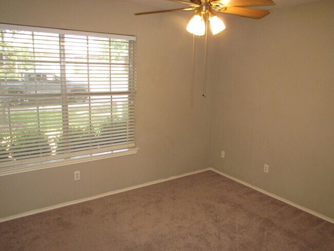 Building Photo - Updated Ranch in Round Rock