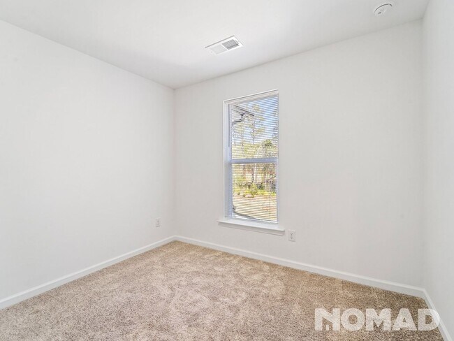 Building Photo - Spring deal : 500$ rewards for a 15 month rental lease - Elegant  3br/2.5 bath Townhome available...