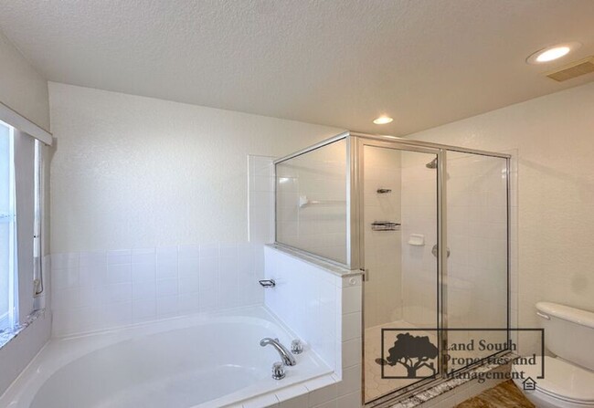 Building Photo - 5557 Beverly Rise Blvd