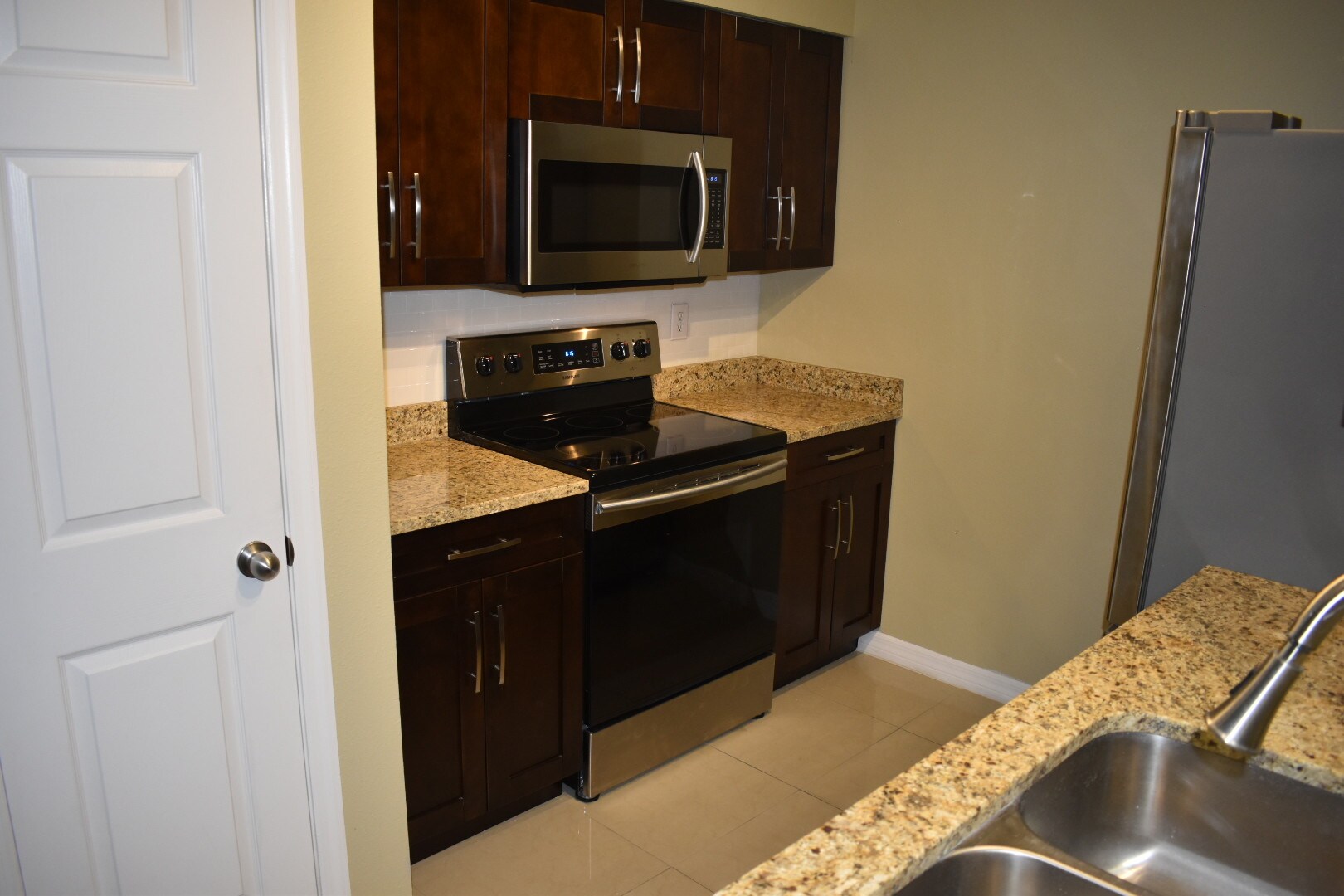 Kitchen - 1810 E Palm Ave