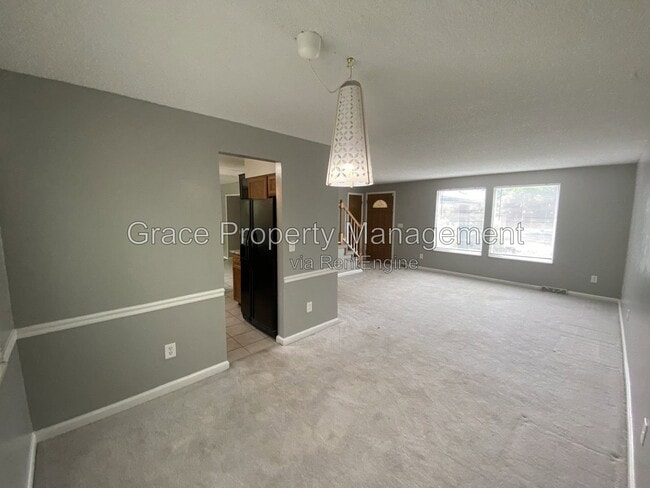 Building Photo - 10870 Stuart Cir