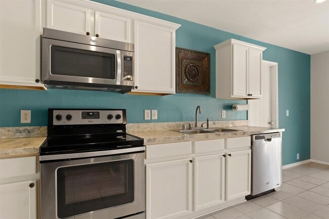Building Photo - 2201 Tailburton Ct