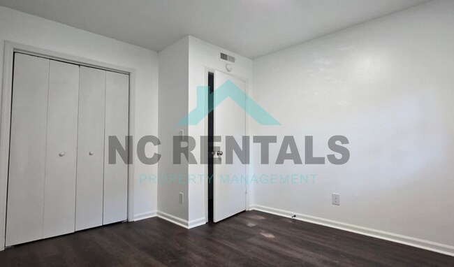 Building Photo - 2559 Green Oaks Ct SE