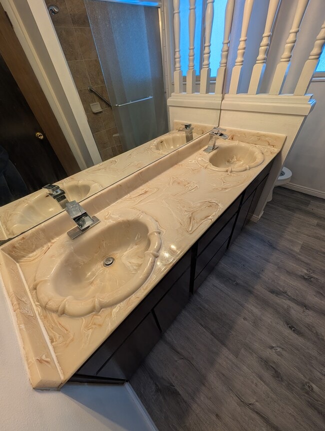 Building Photo - 277 W 600 S